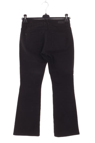 Schwarze Hosen