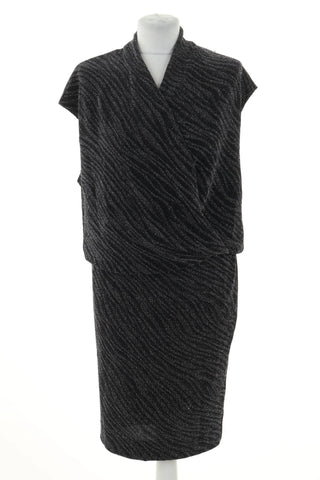 Glänzendes Kleid