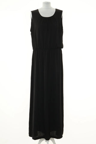 Schwarzes Kleid