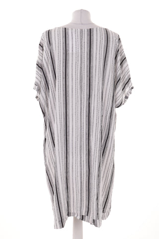Gestreiftes Kleid