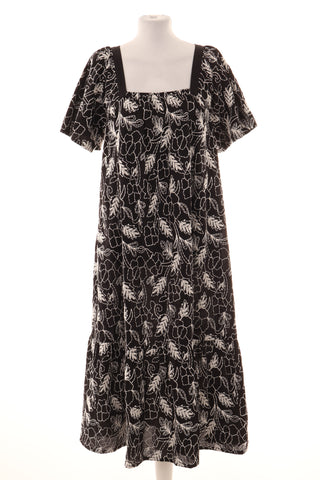Besticktes Kleid