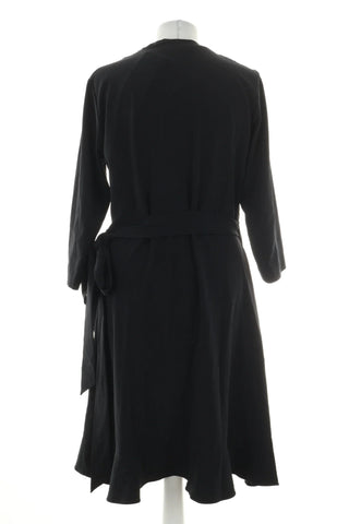 Schwarzes Kleid