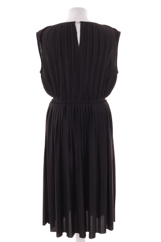 Schwarzes Kleid
