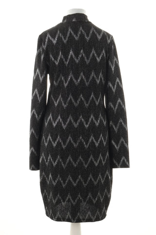 Gemustertes glänzendes Kleid