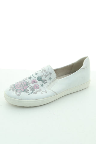 Weiße Lederschuhe