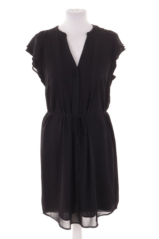 Schwarzes Kleid