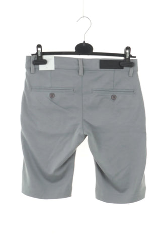 Graue Shorts