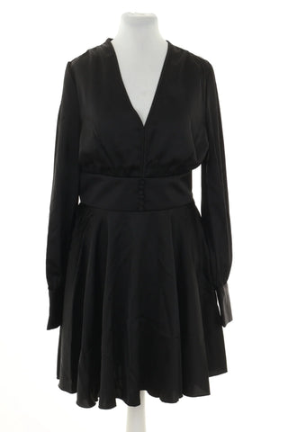 Schwarzes Kleid