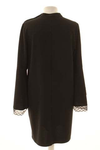 Schwarzes Kleid