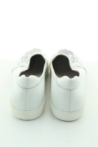 Weiße Lederschuhe