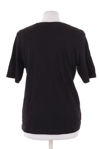 Schwarzes T-Shirt