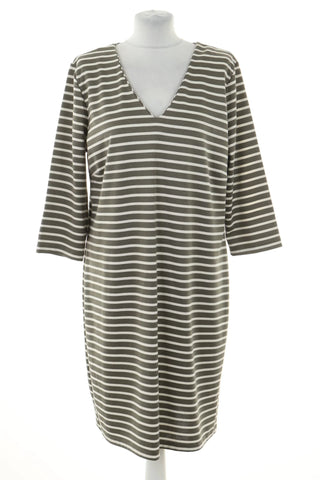 Kleid mit Streifen