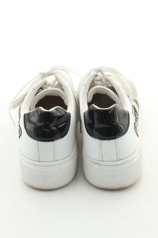 Weiße Schuhe