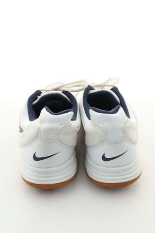Weiße Schuhe