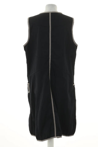 Schwarzes Kleid