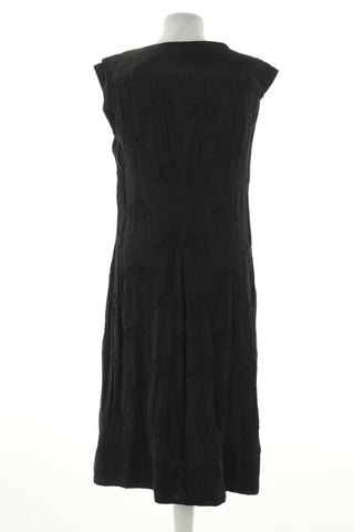 Schwarzes Kleid