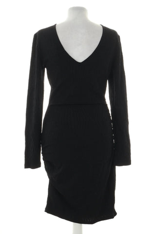 Schwarzes glänzendes Kleid