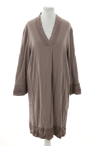 Beiges Kleid