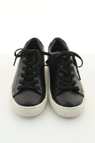 Schwarze Lederschuhe