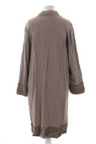 Beiges Kleid