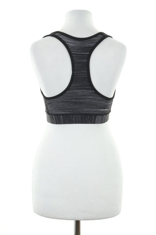 Schwarzes Sporttop mit Muster