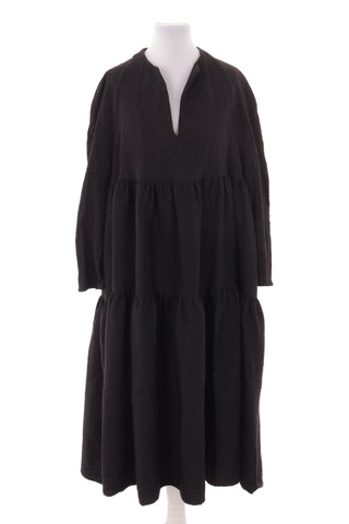 Schwarzes Kleid