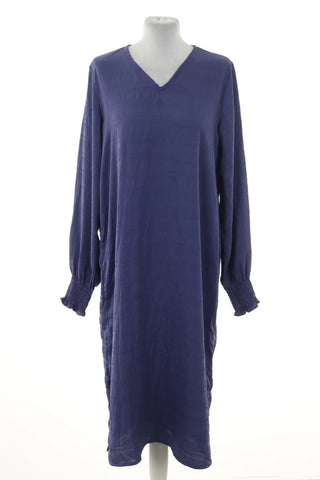 Violettes Kleid