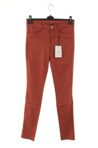 Ziegelrote Hose