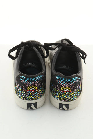 Schwarze Lederschuhe