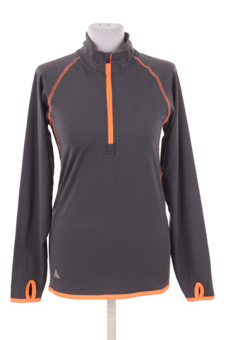 Grauer Pullover