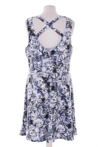 Kleid mit Blumenmuster