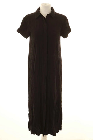 Schwarzes Kleid
