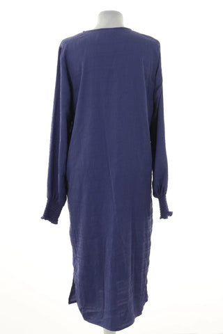 Violettes Kleid