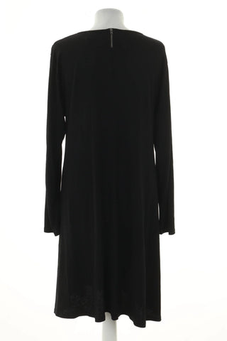 Schwarzes Kleid
