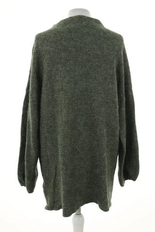 Grüner Pullover