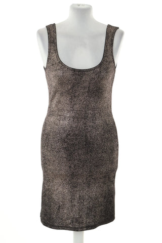 Glänzendes Kleid