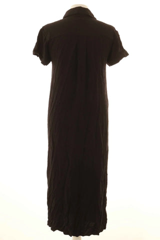 Schwarzes Kleid