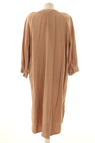Beiges Kleid