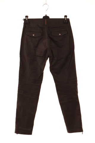 Schwarze Hose