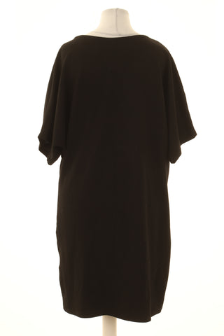 Schwarzes Kleid