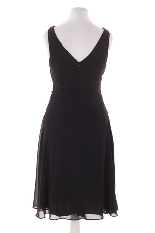 Schwarzes Kleid