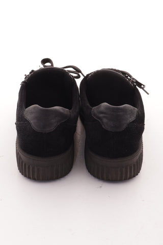 Schwarze Wildlederschuhe