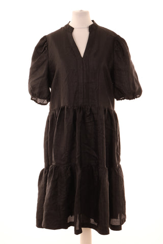 Schwarzes Kleid