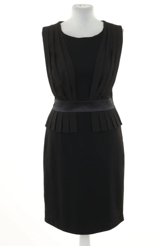 Schwarzes Kleid
