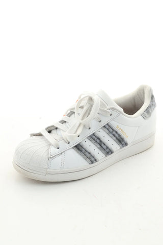 Weiße Lederschuhe