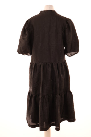 Schwarzes Kleid
