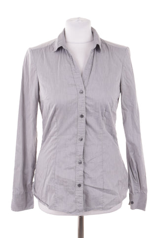 Graue Bluse