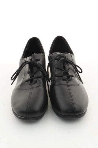 Schwarze Schuhe