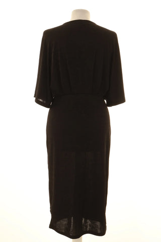 Schwarzes Kleid