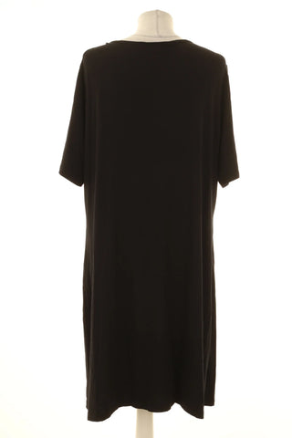 Schwarz-weißes Kleid